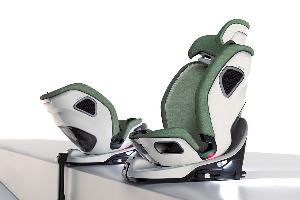 Red Dot Design Award Q87 iSize child safety car seat