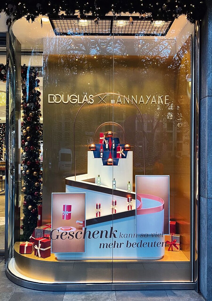 Douglas X-Mas Windows