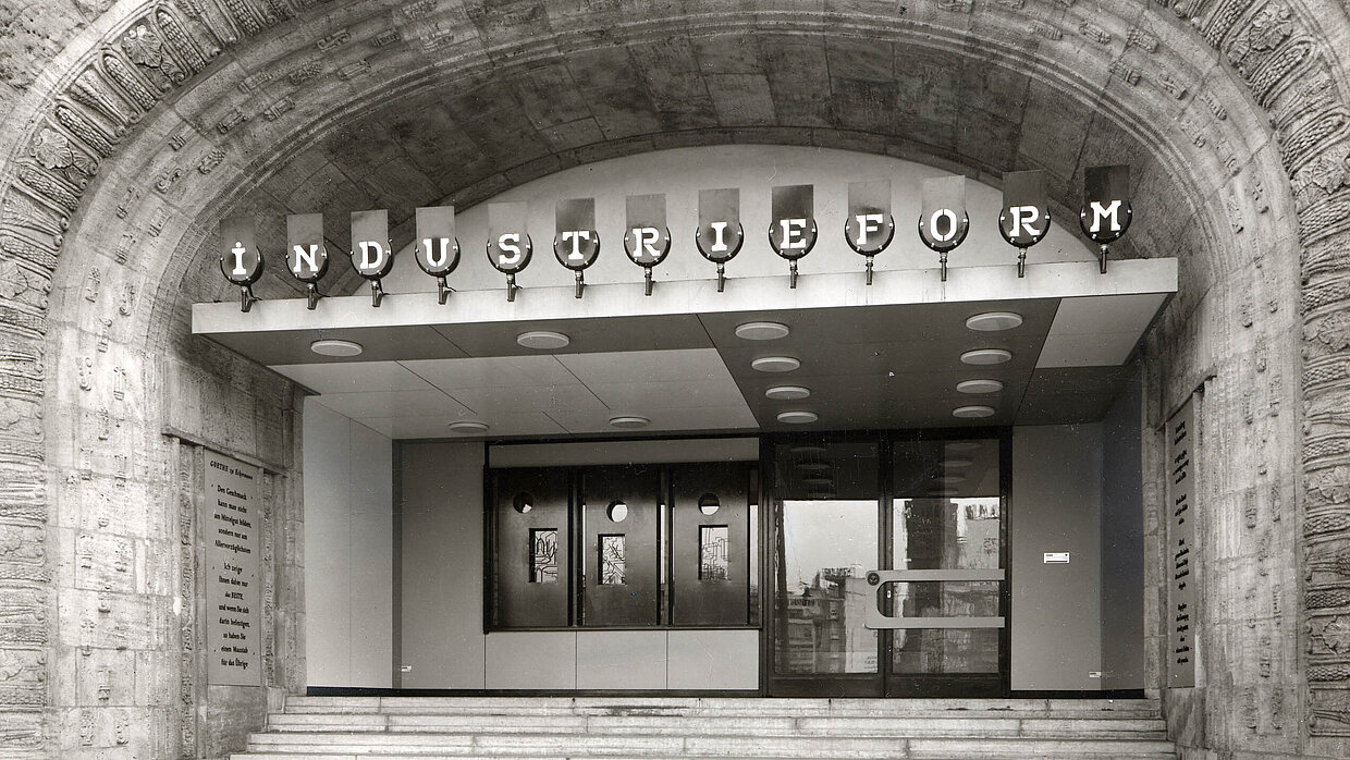 1961 musste die Produktausstellung umziehen und fand ihre neue Heimat in der Alten Synagoge in Essen.