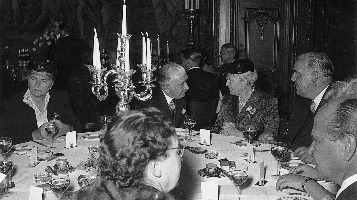 1955: Opening of the exhibition at Villa Hügel 1955: Opening of the exhibition at Villa Hügel