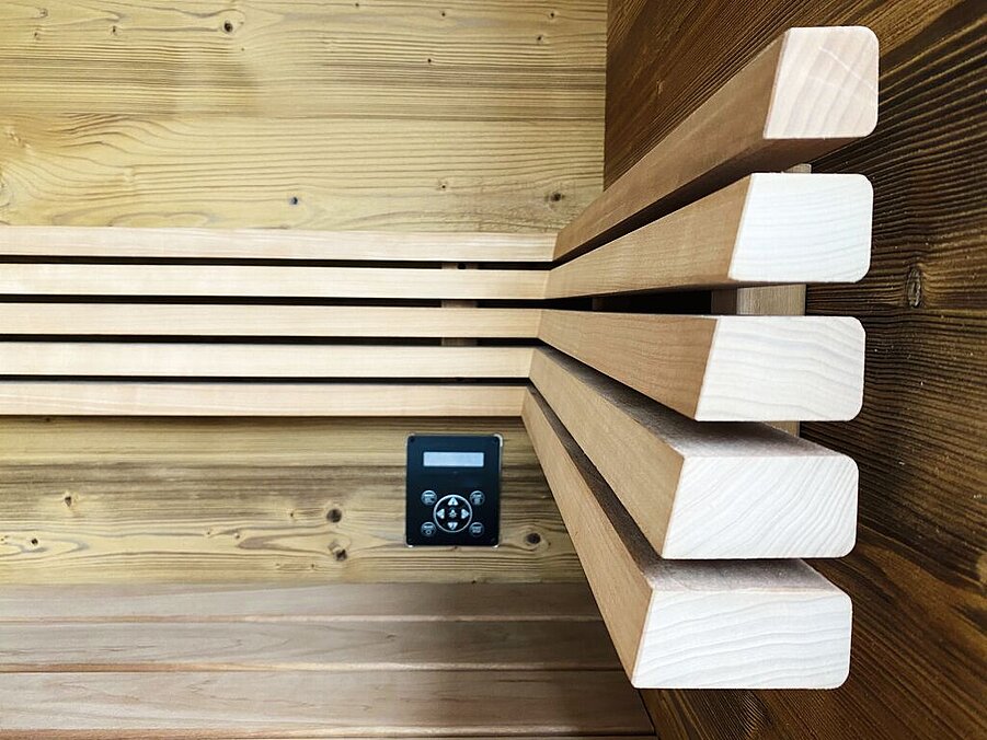 AMADÉ – Mirror Glass Sauna