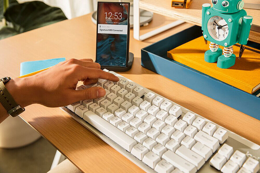 Logitech Signature K855