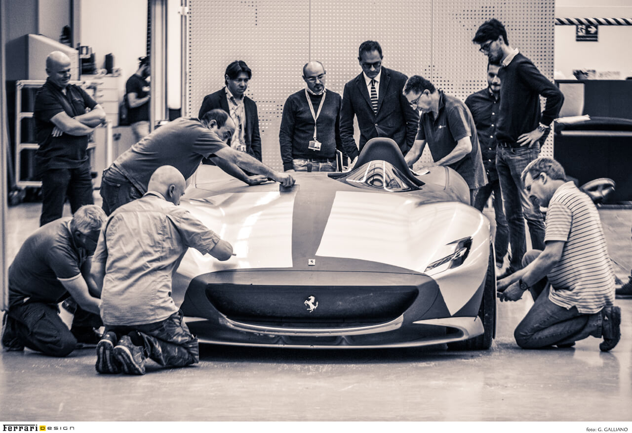 Flavio Manzoni und das Ferrari Design Team bei der Arbeit
