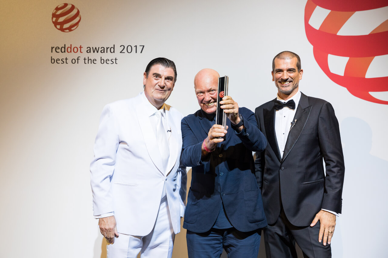Jean-Claude Biver together with Prof. Dr. Peter Zec (left) and juror Aleks Tatic (right) during the award ceremony 2017
