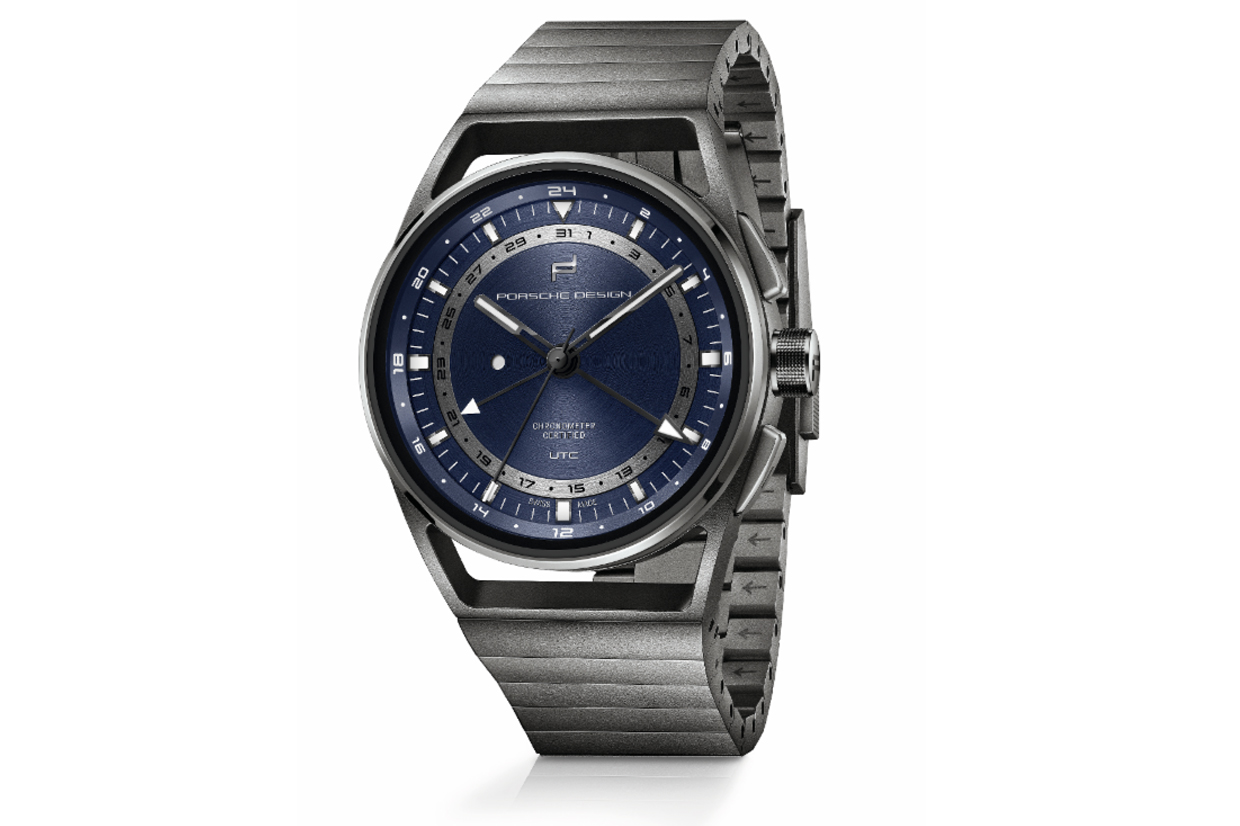 The travel watch “Porsche Design 1919 Globetimer UTC All Titanium Blue”