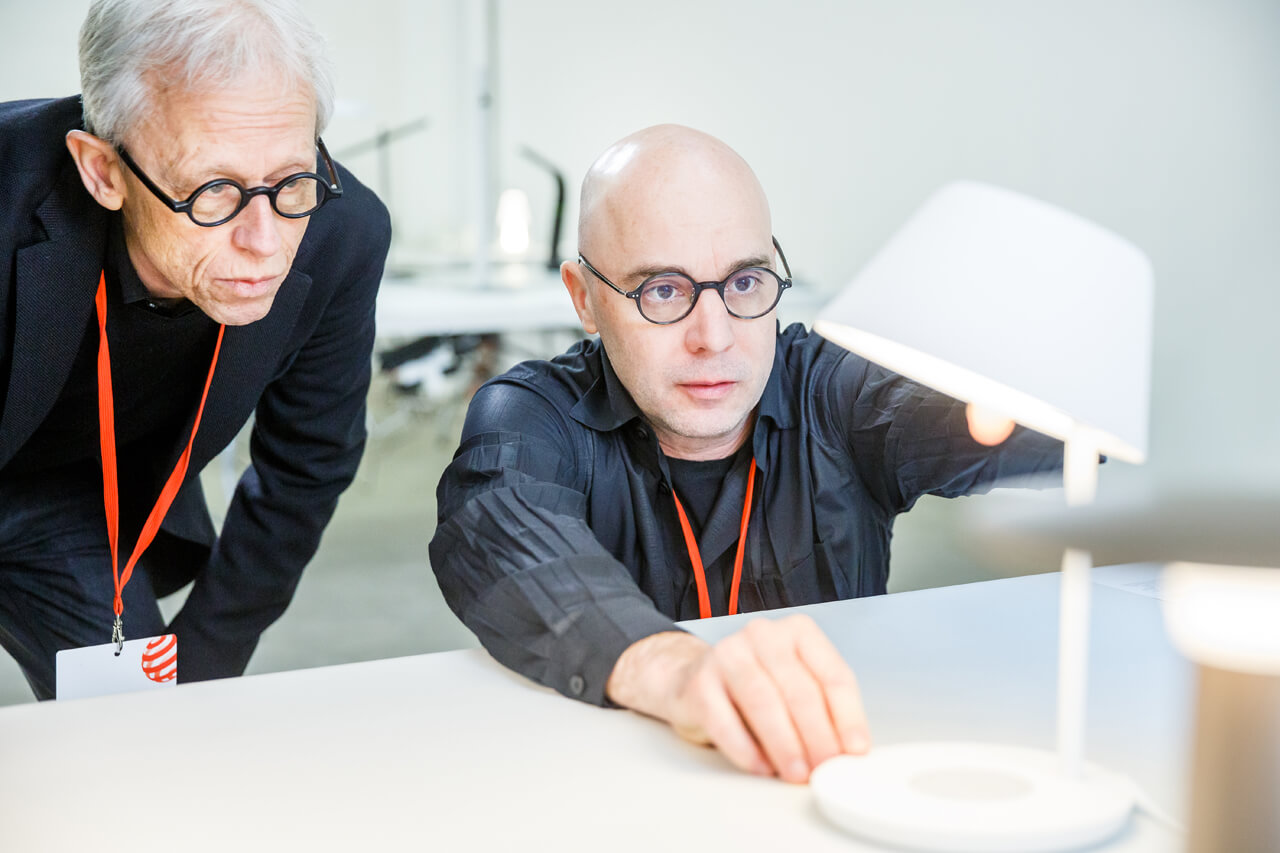 The Red Dot jurors Dick Spierenburg and Mårten Claesson during the assessment of a lamp