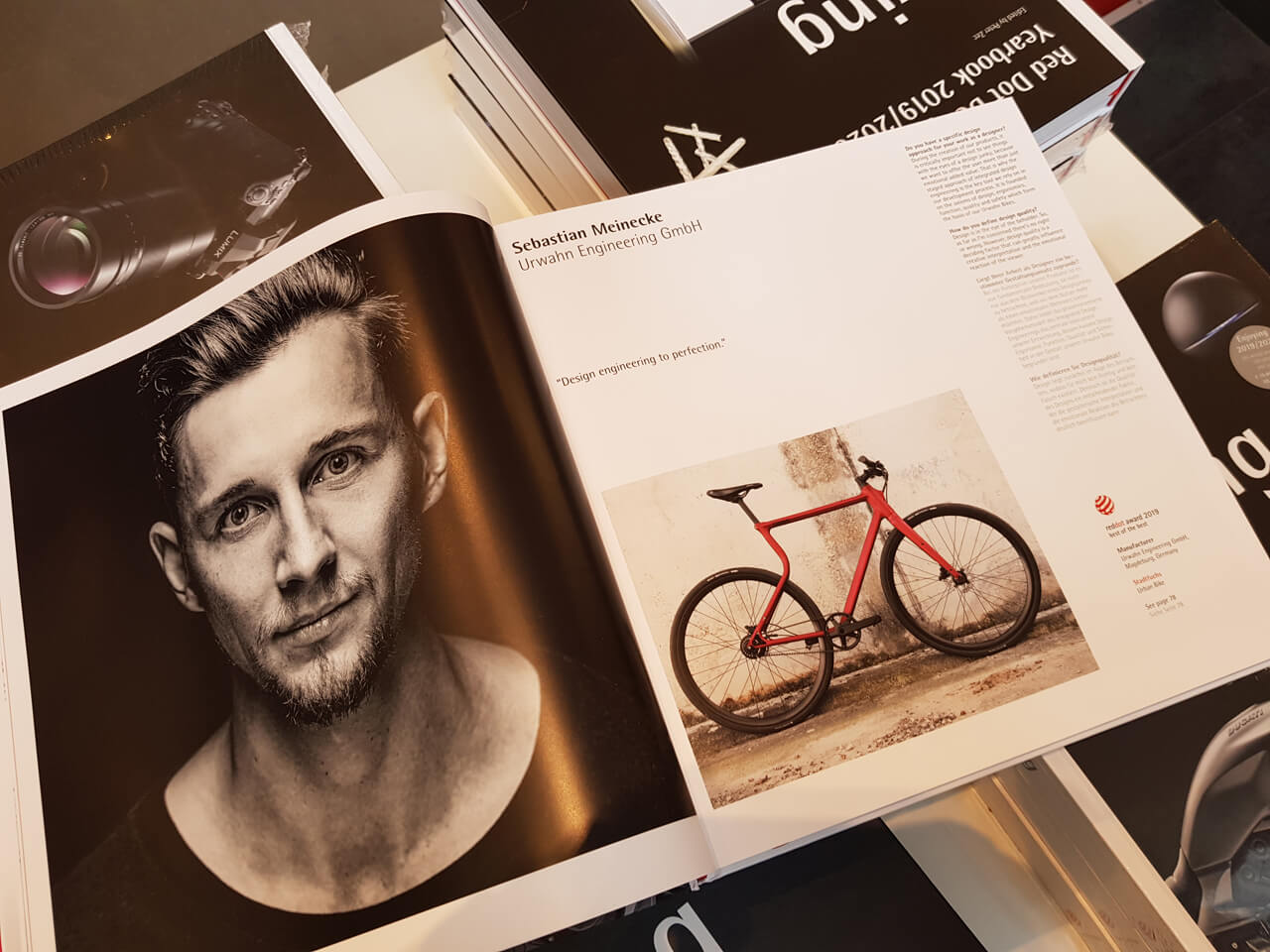 Sebastian Meineckes Designer-Portrait im Red Dot Design Yearbook